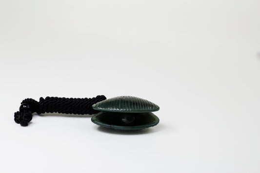 Dark Green Jade Carved Sea shell Pendant 和田玉贝壳吊坠